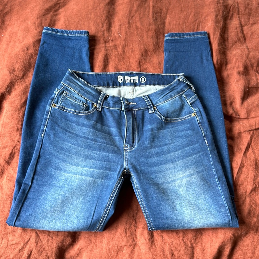 BRAND NEW Born Primitive Jeans. Size M.